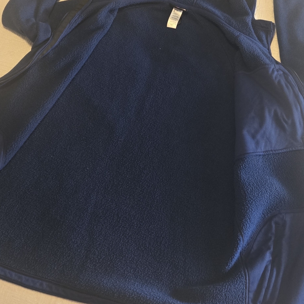 Patagonia Better Sweater Hoody, Size Large - Picture 4 of 10